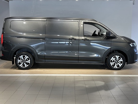 Volkswagen Transporter 3 of 5
