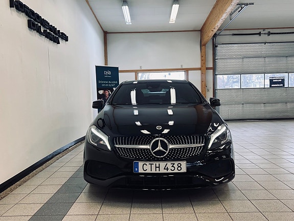 Mercedes-Benz A180 2 of 5
