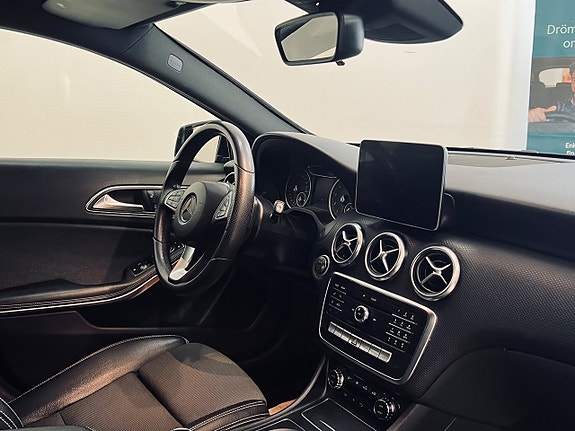 Mercedes-Benz A180 9 of 16