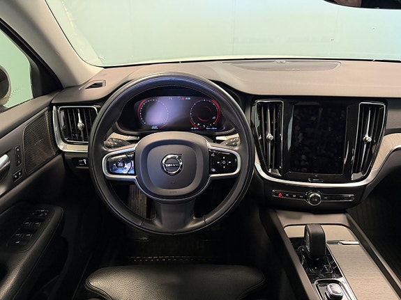 Volvo V60 Cross Country 9 of 23