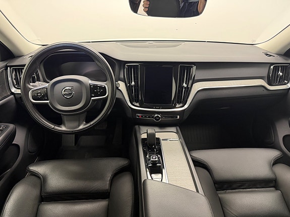 Volvo V60 Cross Country 8 of 22