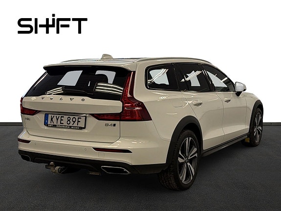 Volvo V60 Cross Country 4 of 5