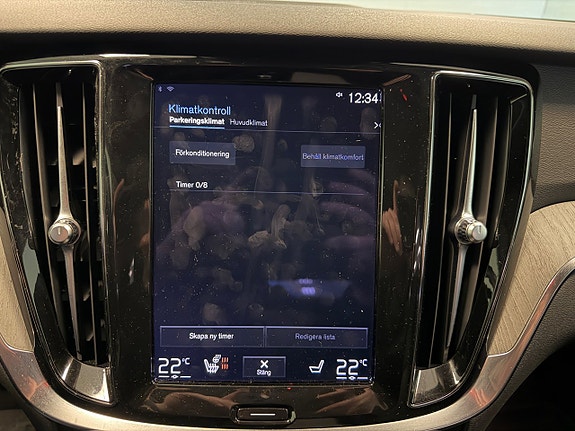 Volvo V60 Cross Country 18 of 23