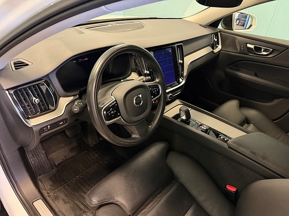 Volvo V60 Cross Country 8 of 23
