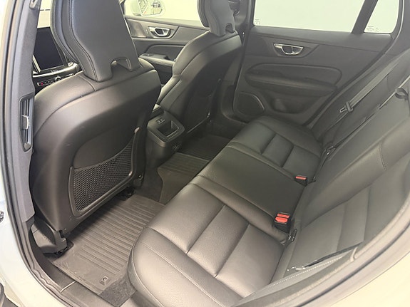 Volvo V60 Cross Country 19 of 22