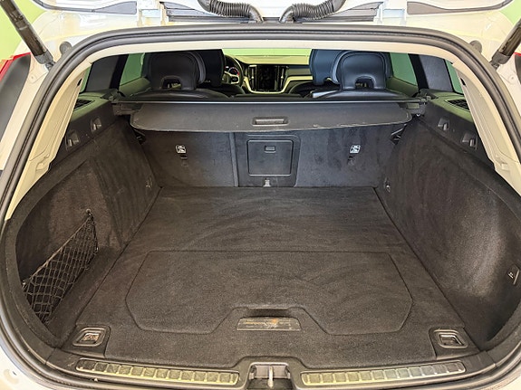 Volvo V60 Cross Country 21 of 23