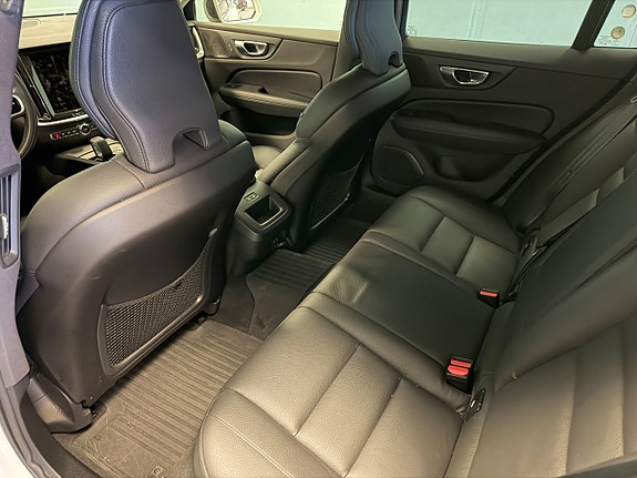Volvo V60 Cross Country 20 of 23