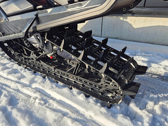 Ski-Doo 850 SUMMIT TURBO EXPERT 154 -22 4 of 4