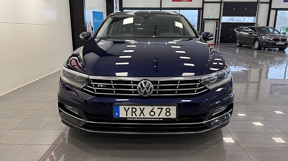Volkswagen Passat 2 of 5