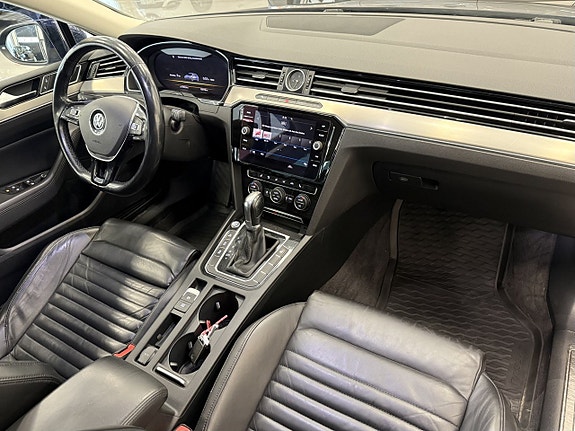 Volkswagen Passat 4 of 5