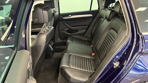 Volkswagen Passat 7 of 10