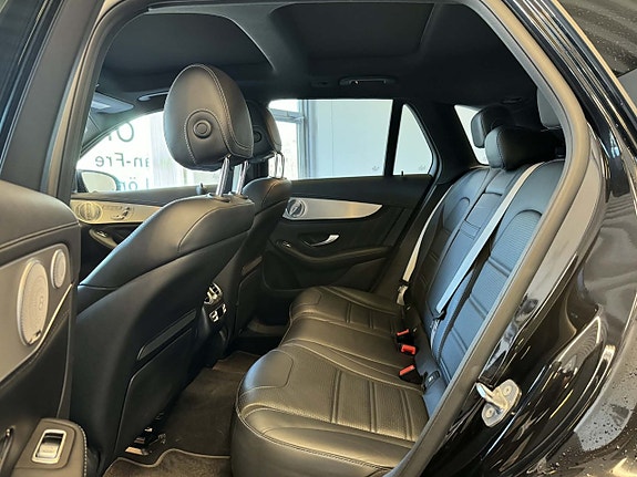 Mercedes-Benz GLC300 de 11 of 27