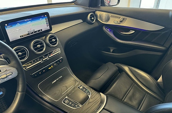 Mercedes-Benz GLC300 de 15 of 27