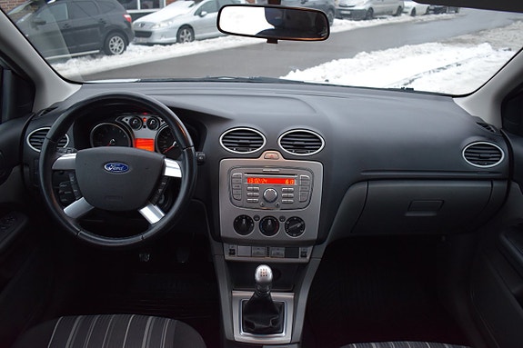 Ford Focus 9 of 13