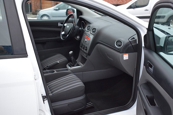 Ford Focus 12 of 13