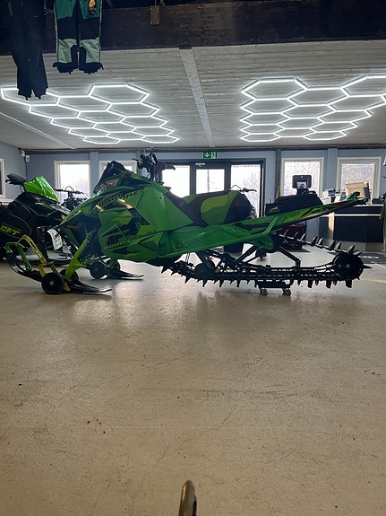 Arctic Cat M8000 Hardcore 153"