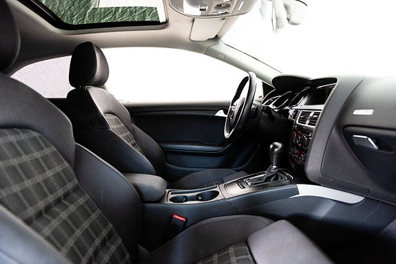 Audi A5 4 of 30