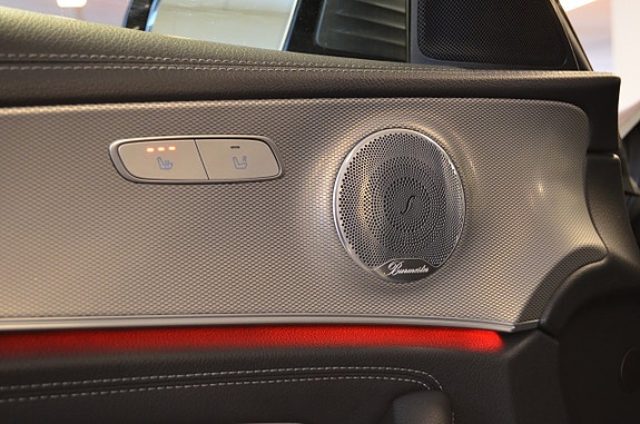 Mercedes-Benz E220 8 of 22