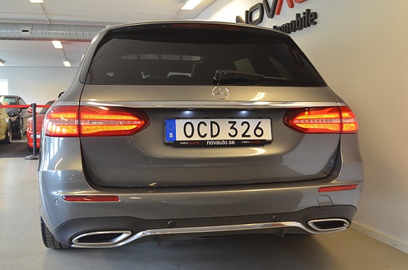 Mercedes-Benz E220 7 of 22