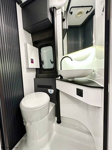 Adria Twin Supreme 640 SLB | ALDE | 13 of 17