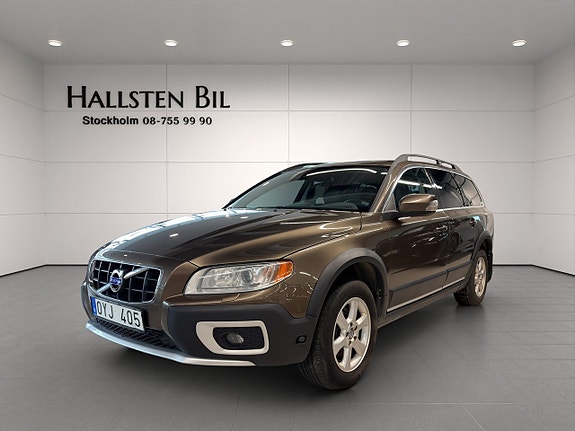 Volvo XC70 2 of 23
