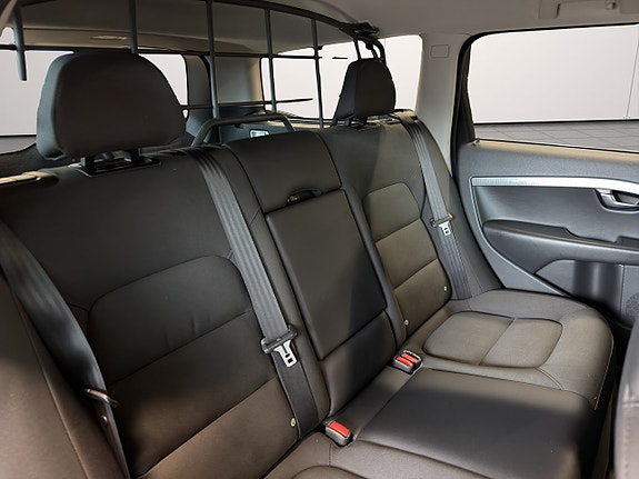 Volvo XC70 14 of 23