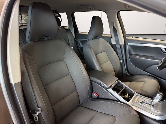 Volvo XC70 11 of 23