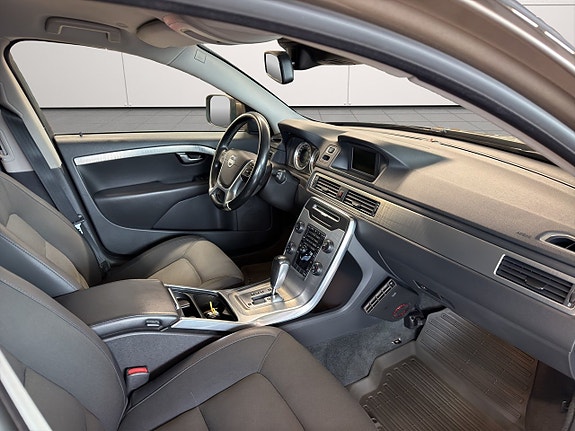 Volvo XC70 13 of 23