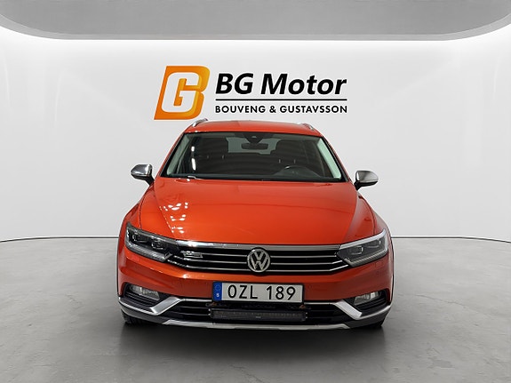 Volkswagen Passat Alltrack 2 of 20