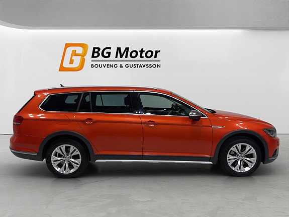 Volkswagen Passat Alltrack 3 of 20