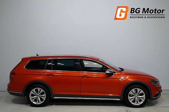 Volkswagen Passat Alltrack 2 of 5