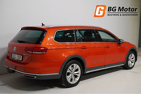 Volkswagen Passat Alltrack 3 of 5