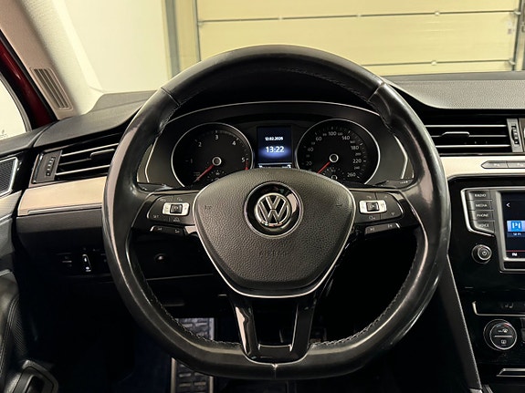 Volkswagen Passat Alltrack 14 of 20