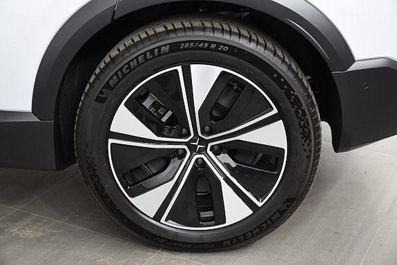 Polestar 3 7 of 21