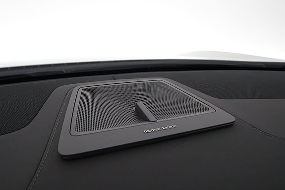 Polestar 4 12 of 16