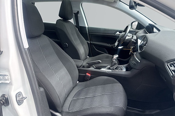 Peugeot 308 13 of 17
