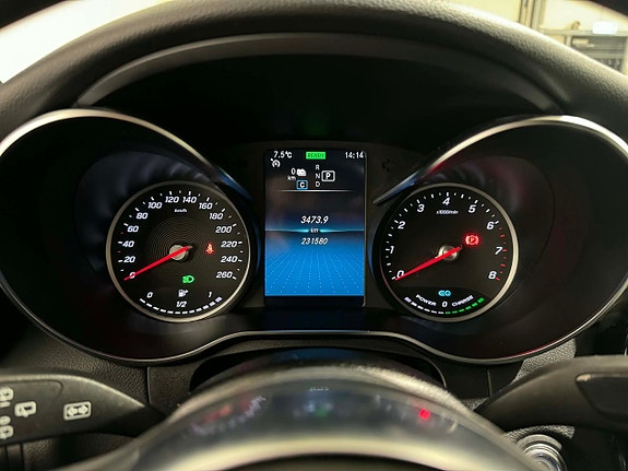 Mercedes-Benz GLC300 e 18 of 20