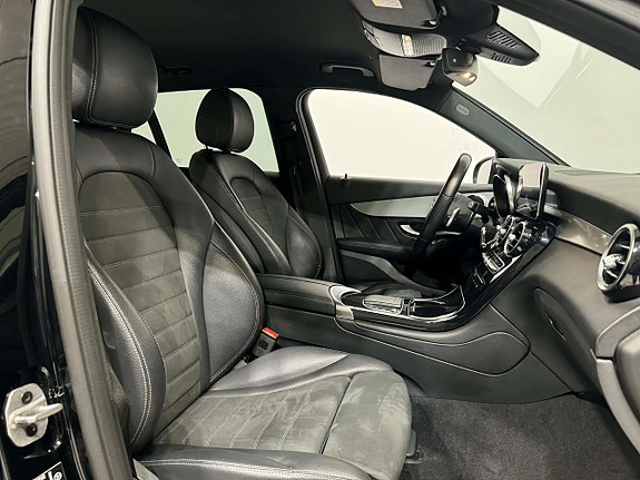 Mercedes-Benz GLC300 e 11 of 20