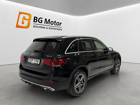 Mercedes-Benz GLC300 e 4 of 5
