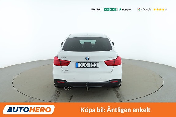 BMW 330i 4 of 5