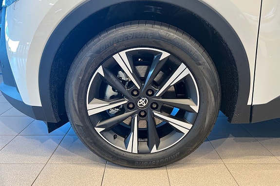 Toyota C-HR 15 of 20