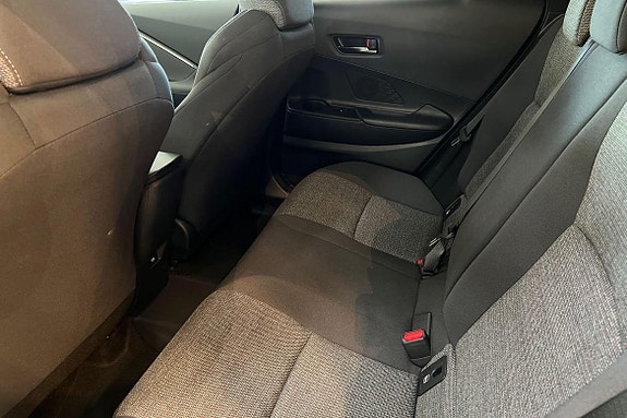 Toyota C-HR 11 of 20