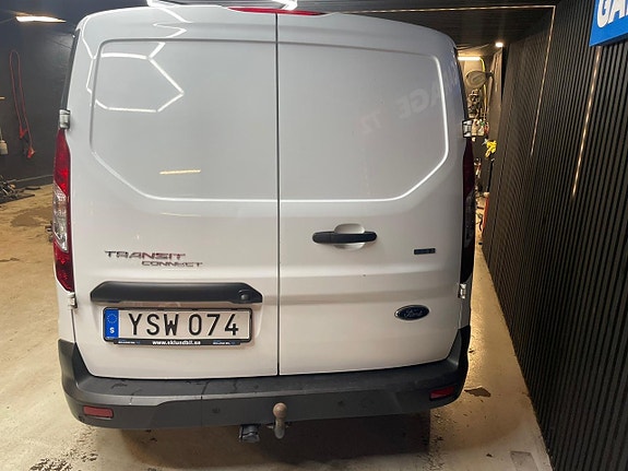 Ford Transit Connect 5 of 15