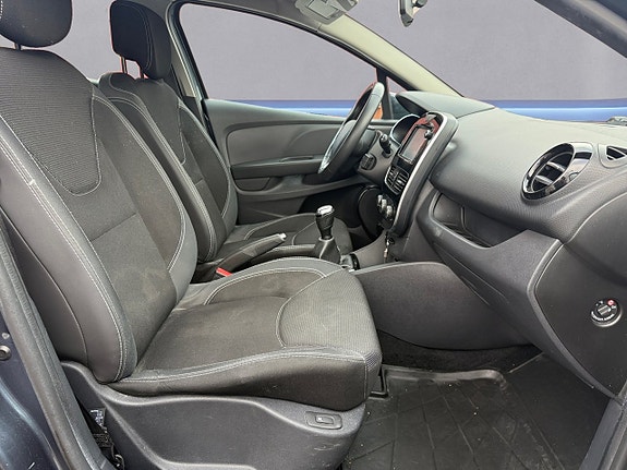 Renault Clio 19 of 20
