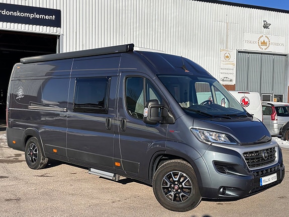 Carado *Långbäddar*Drag:2500kg*24"TV*140hk Euro6*GPS/Backkamera