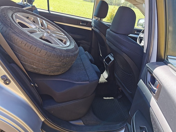 Subaru Legacy 9 of 11