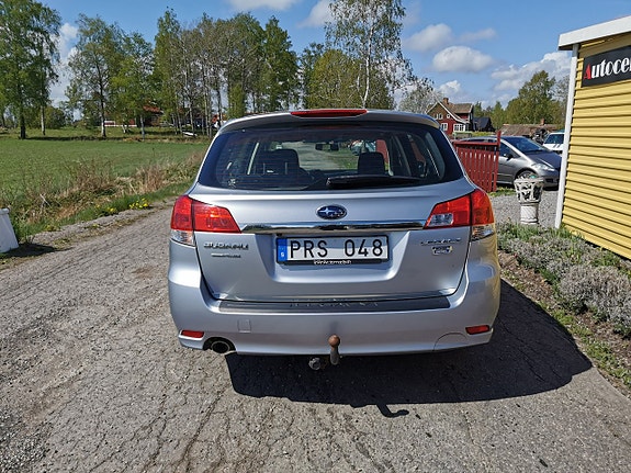 Subaru Legacy 3 of 11