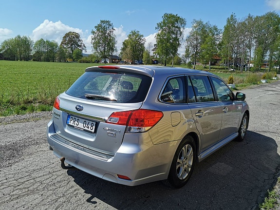 Subaru Legacy 4 of 11