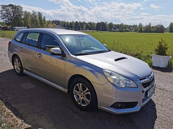 Subaru Legacy 5 of 11