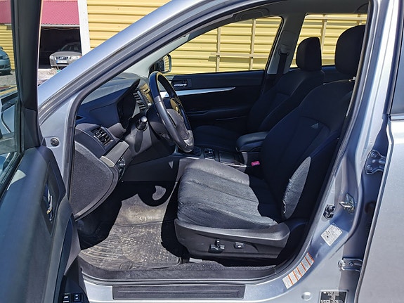 Subaru Legacy 6 of 11